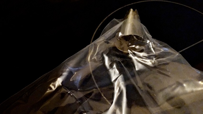 Κορνέ από μια σακούλα τροφίμων, με μεταλλική μύτη