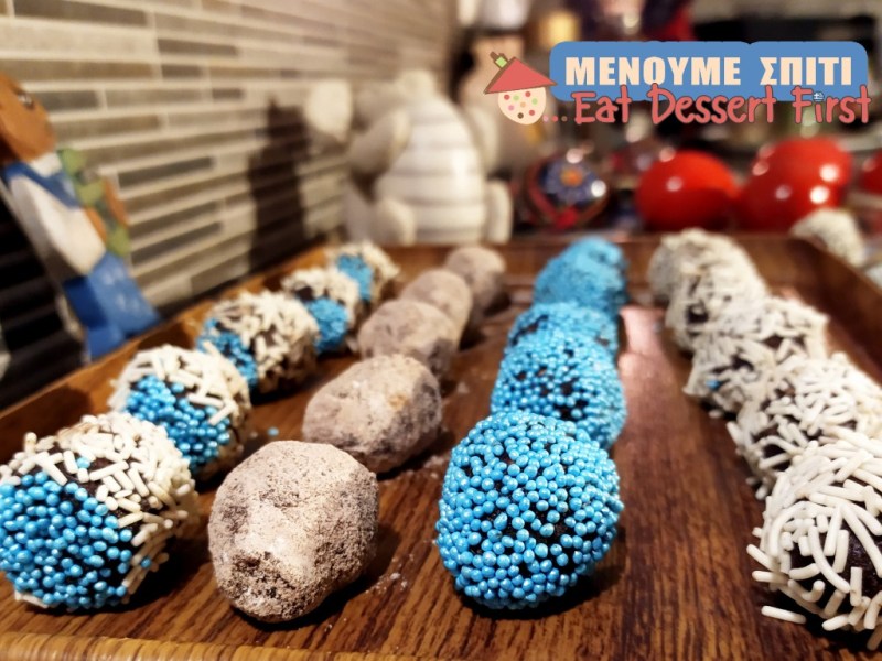 Καλή Ανάσταση με ένα κόκκινο κι ένα σοκολατένιο αυγό!